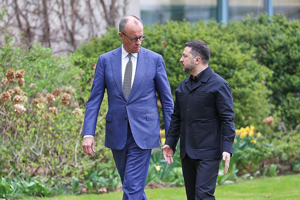 Merz telefoniert mit Selenskyj und sichert Solidarität zu