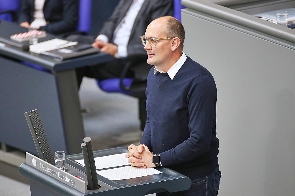 Grüne zweifeln an Stabilitätsversprechen bei GKV-Zusatzbeitrag