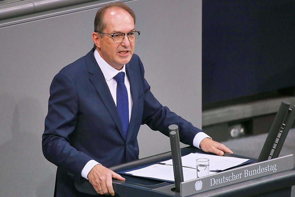 Dobrindt befürchtet Sicherheitsrisiko durch Rot-Grün-Rot