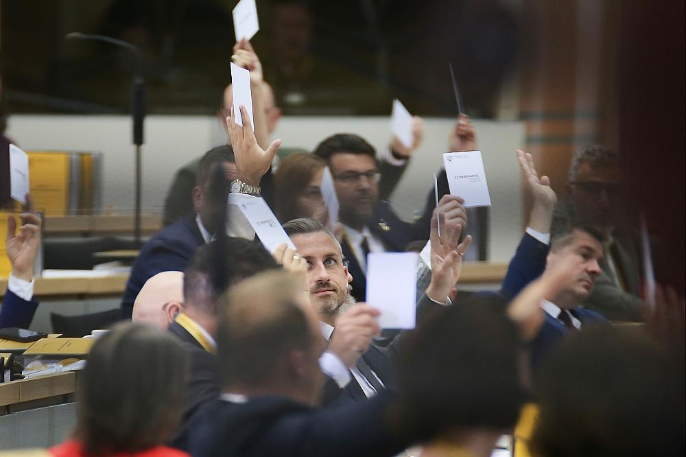 Sachsen-Anhalt: Pantisano wirft CDU „blau-schwarzes Kartell“ vor