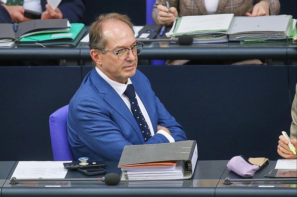 Dobrindt kündigt „Investitionsschutzgesetz“ an