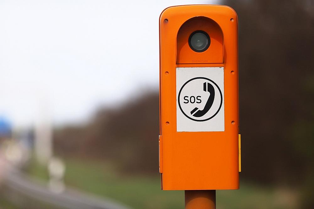 Verkehrsministerium prüft Einsparungen bei Notrufsäulen