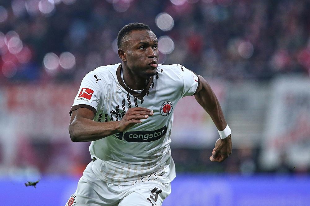 2. Bundesliga: St. Pauli gewinnt gegen Karlsruhe