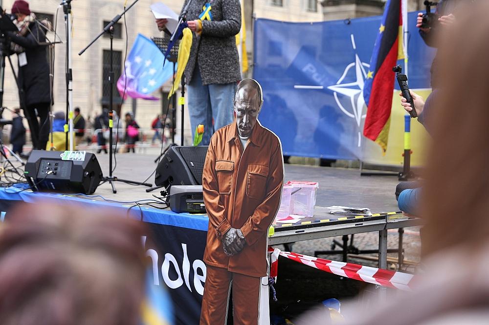 Sands fordert juristische Aufarbeitung des Ukraine-Kriegs